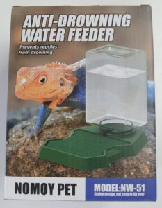 Anti-drowning water feeder