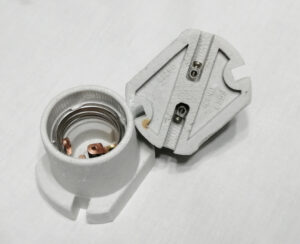 Porcelain skirted lamp holder